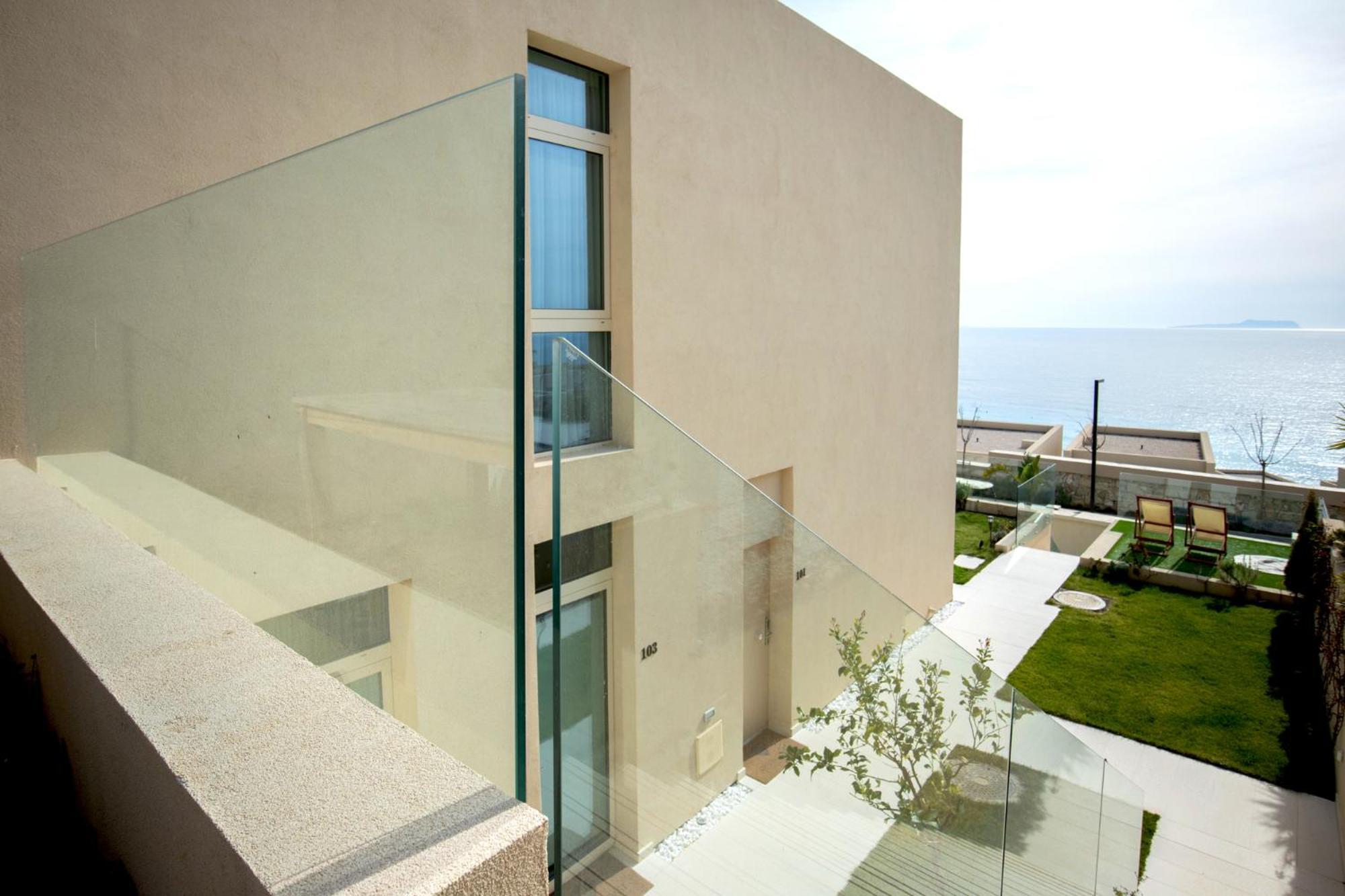 Green Coast Otel Palasë Dış mekan fotoğraf