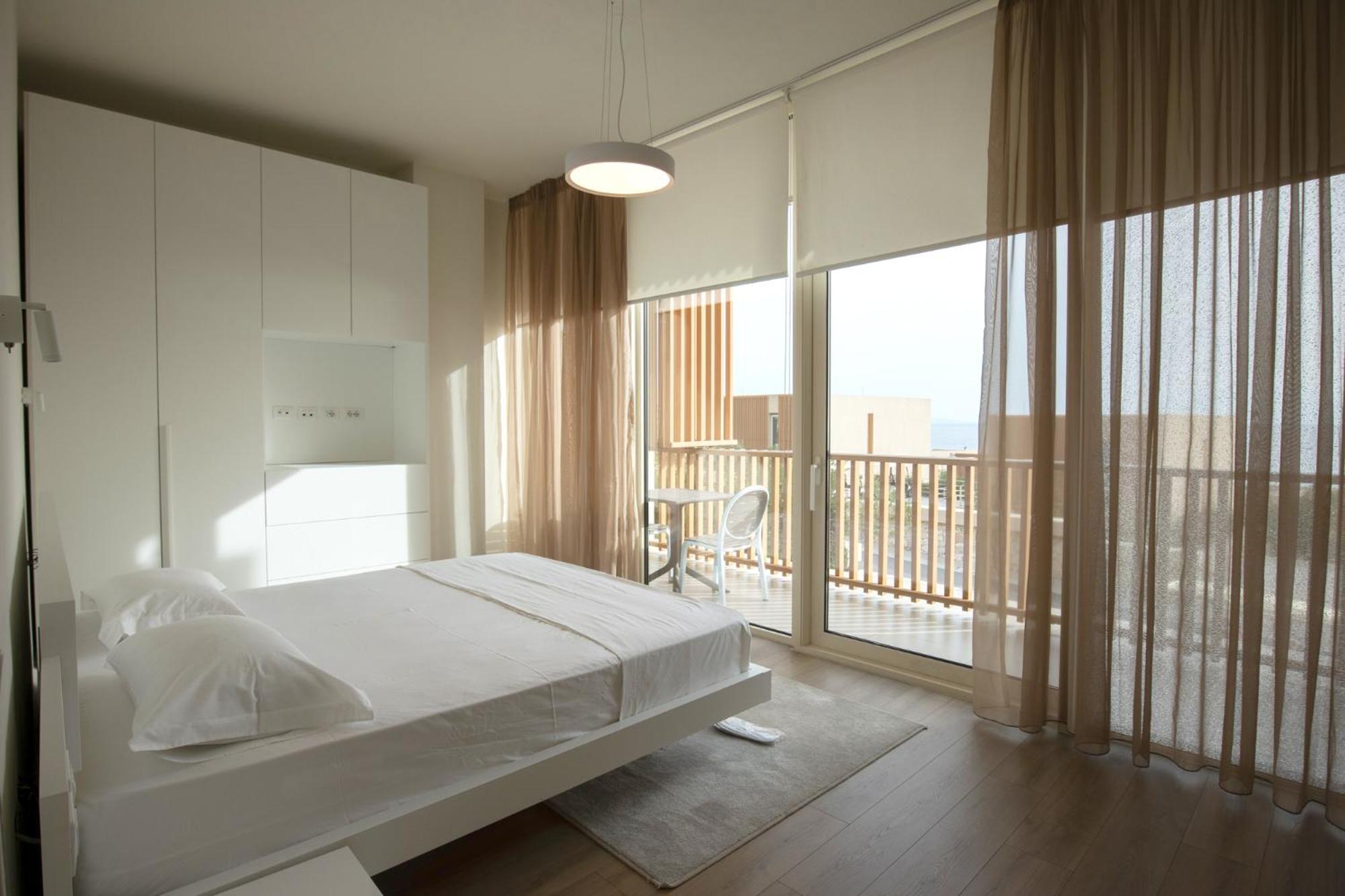 Green Coast Otel Palasë Dış mekan fotoğraf