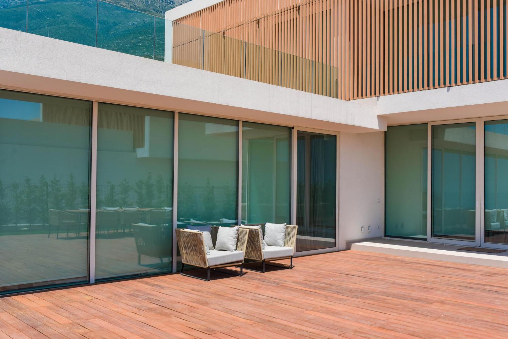 Green Coast Otel Palasë Dış mekan fotoğraf
