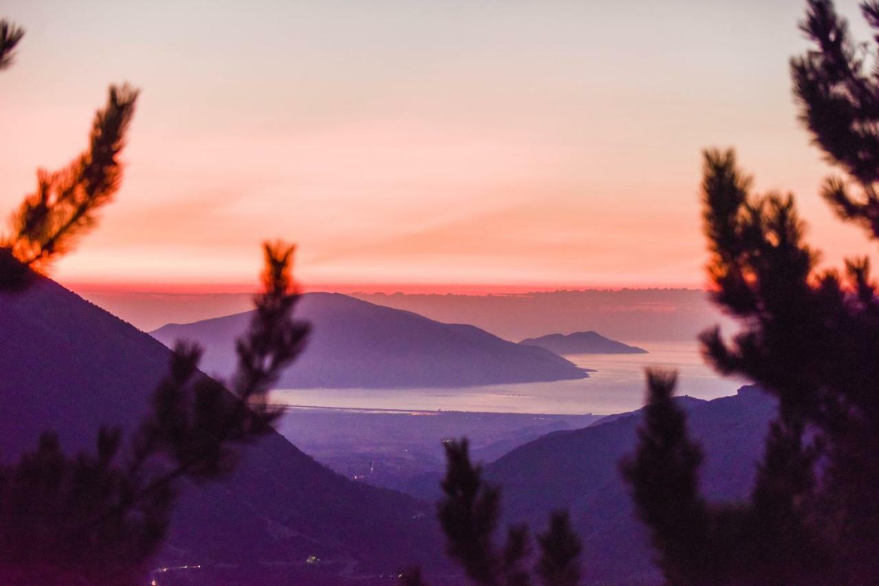 Green Coast Otel Palasë Dış mekan fotoğraf