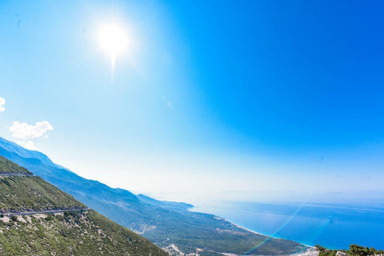 Green Coast Otel Palasë Dış mekan fotoğraf